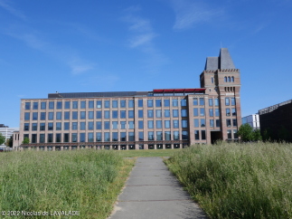 1060463-wm.jpg